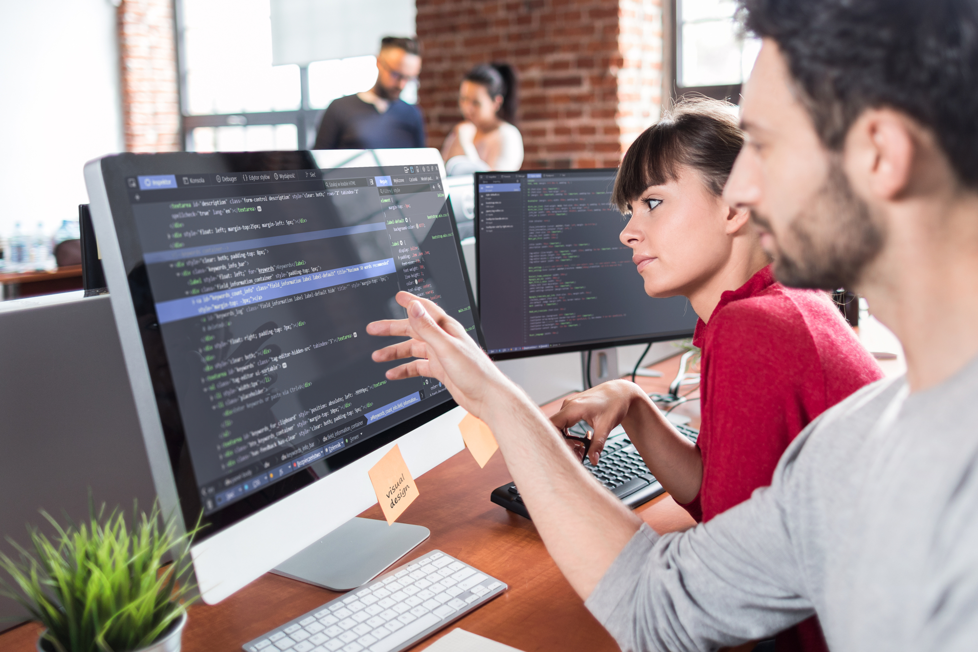 Diagramme und Grafiken visualisieren Datenanalysen durch KI-Software.